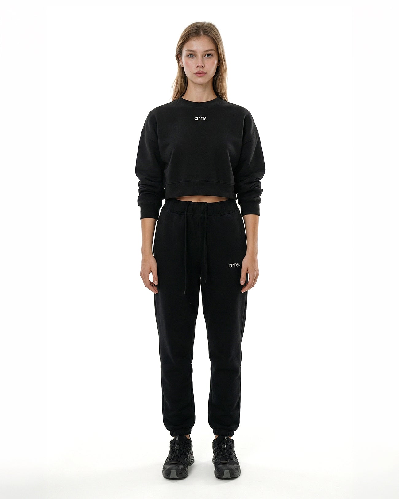 CROPPED RELAXED CREW SWEAT - black