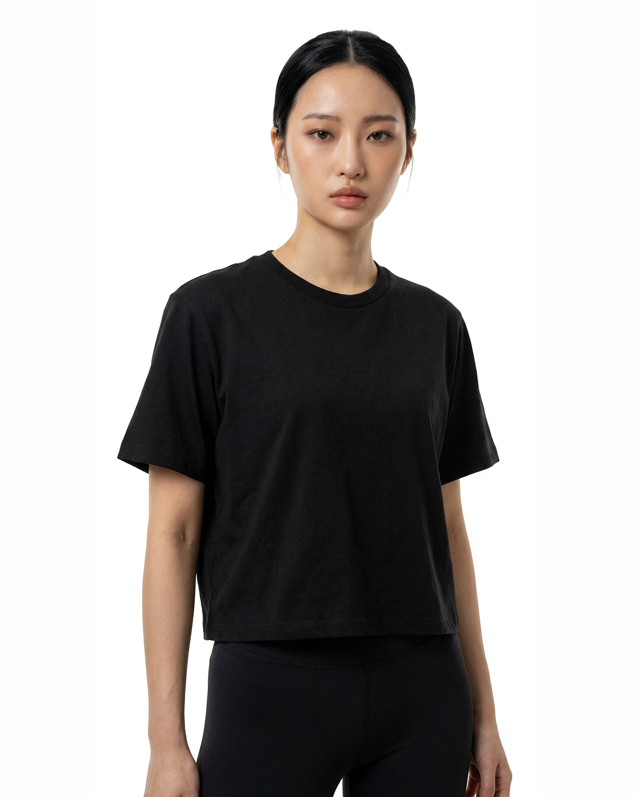 CROPPED RELAXED TEE - black