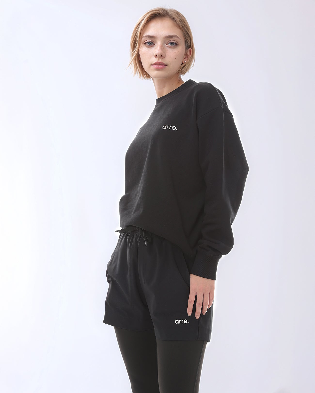 ESSENTIAL SWEAT CREW - black