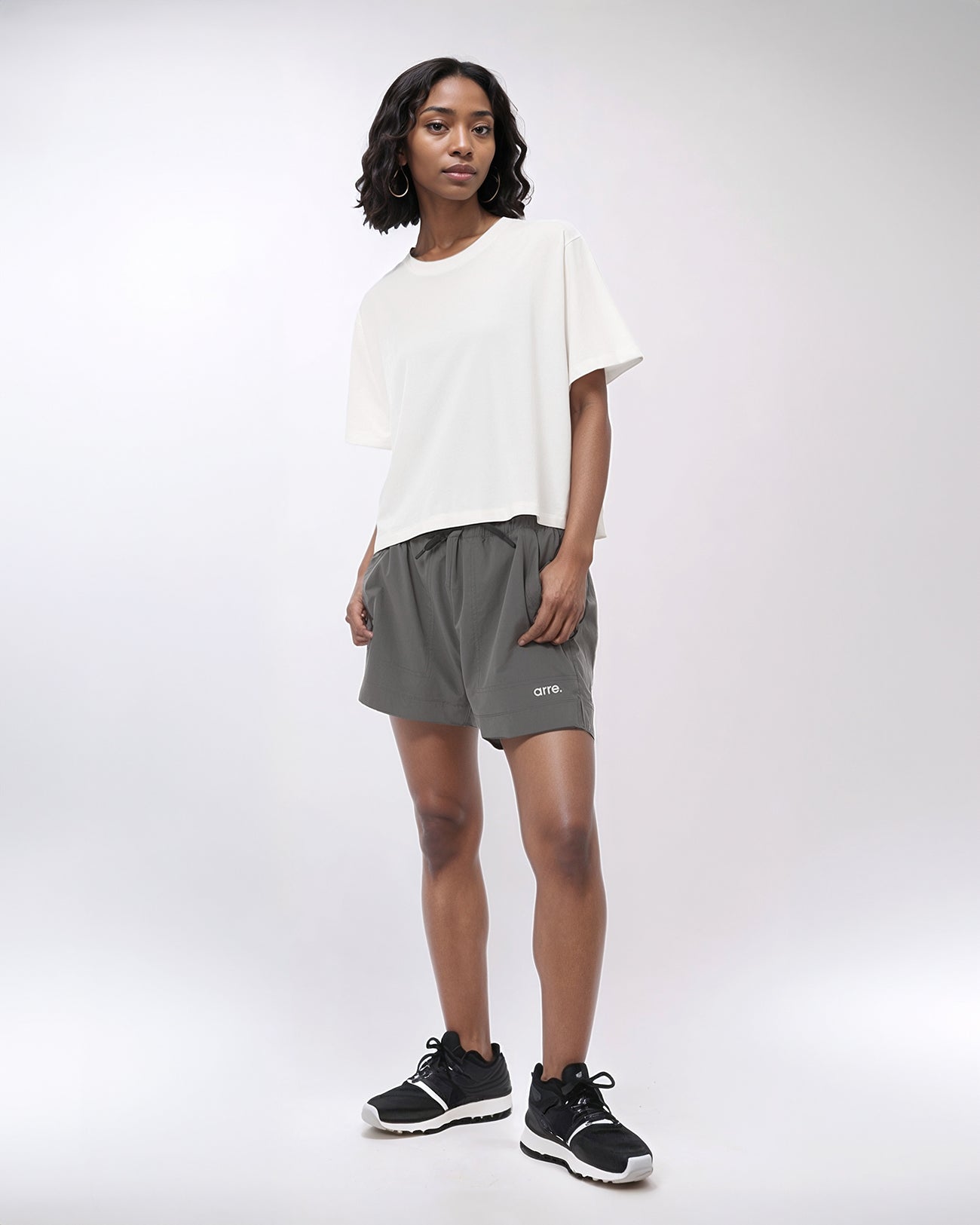 CROPPED RELAXED TEE - white